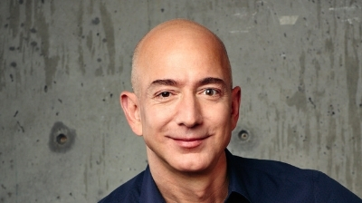 Jeff Bezos irá al espacio en cohete de su propia compañía